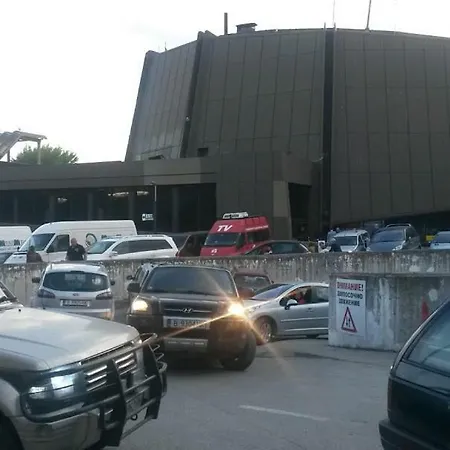Отделнаголяма Стая На Партерен Этаж *